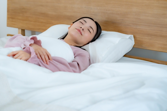 眠りを妨げる「光」をブロック!寝室の遮光カーテンの選び方